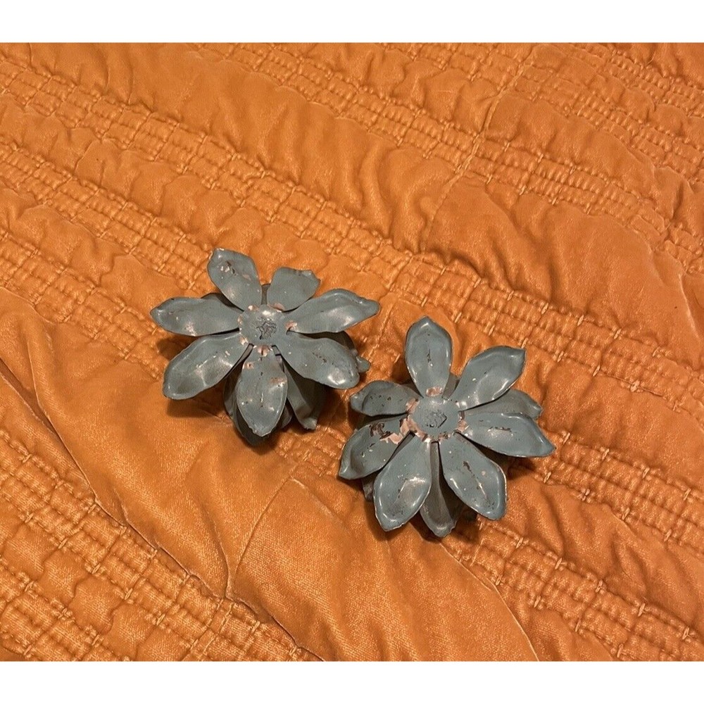 Two Metal flowers for crafts, jewelry, embellishments, accents - Water Lily - Picture 5 of 5